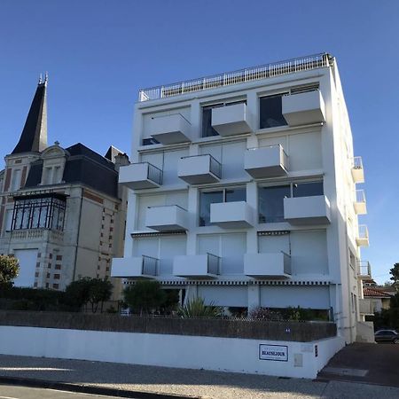 Royan - Vue Mer Pour Cet Appartement Face A La Plage - Grande Conche Exteriör bild