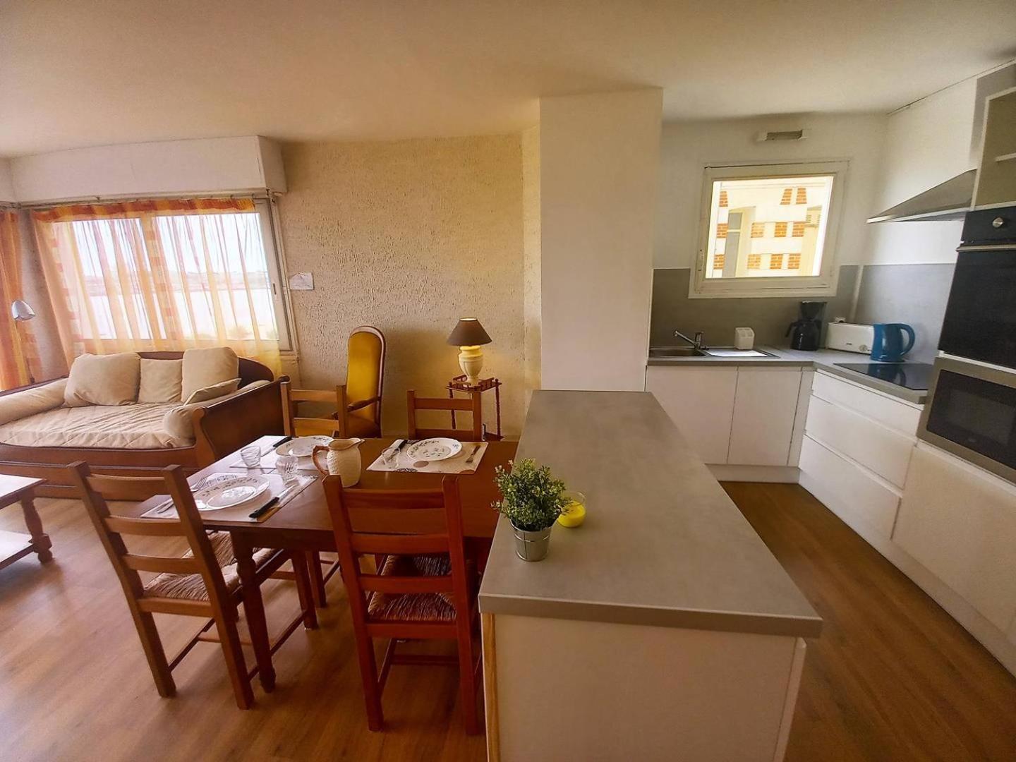 Royan - Vue Mer Pour Cet Appartement Face A La Plage - Grande Conche Exteriör bild