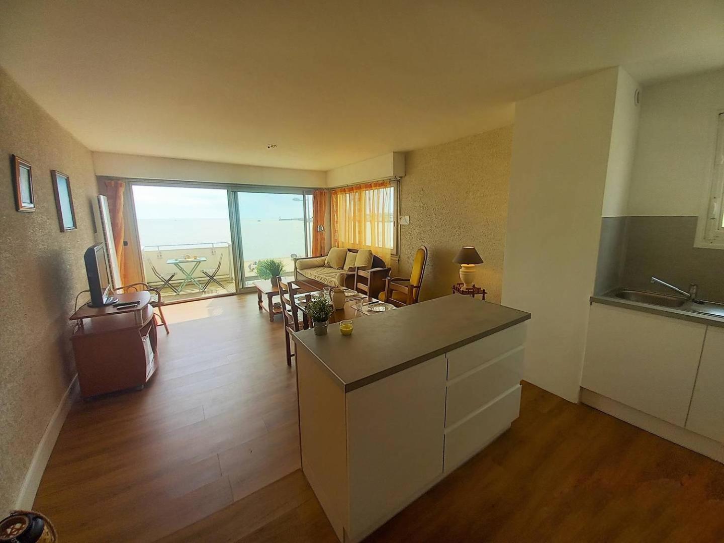 Royan - Vue Mer Pour Cet Appartement Face A La Plage - Grande Conche Exteriör bild