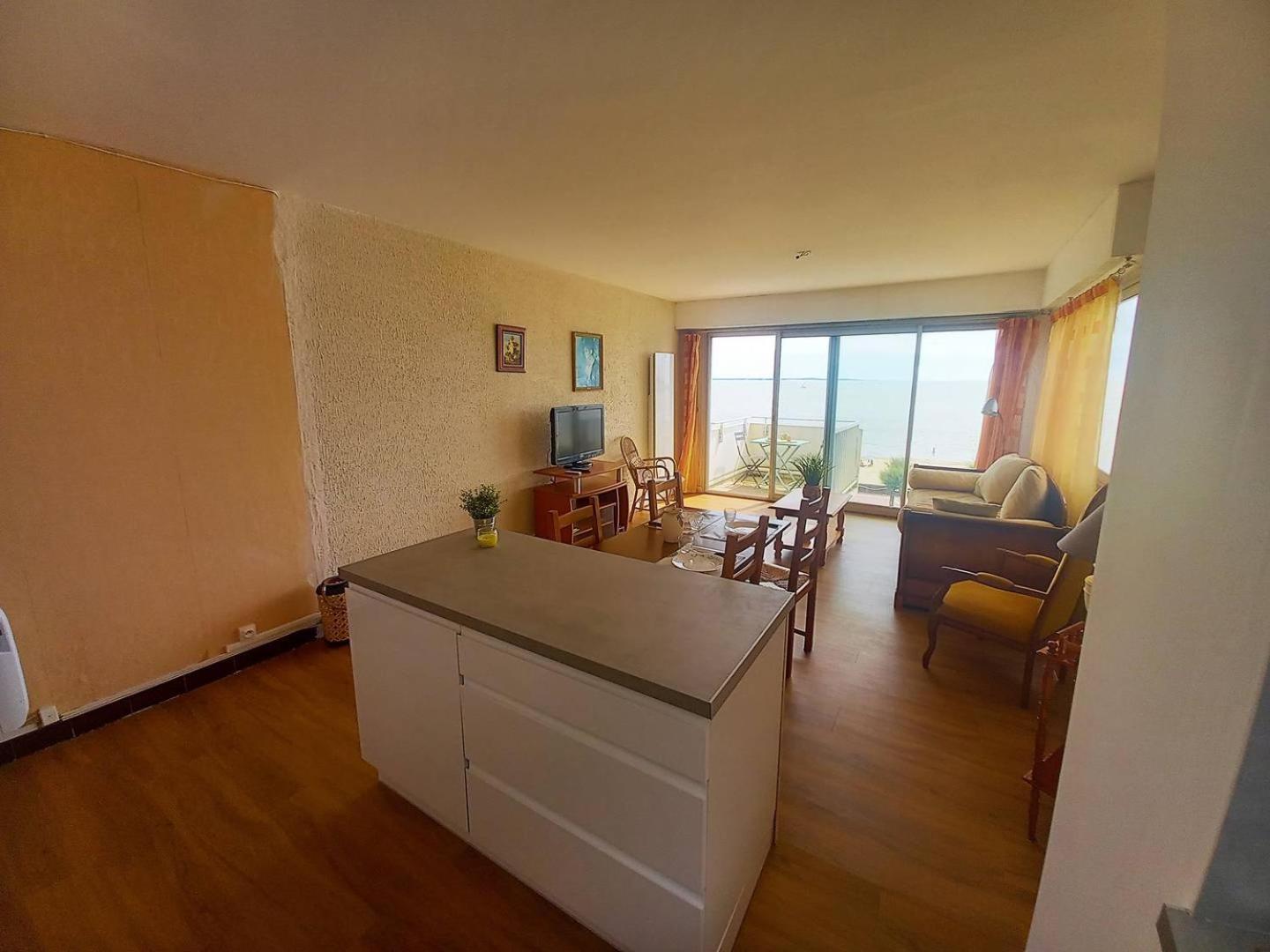 Royan - Vue Mer Pour Cet Appartement Face A La Plage - Grande Conche Exteriör bild