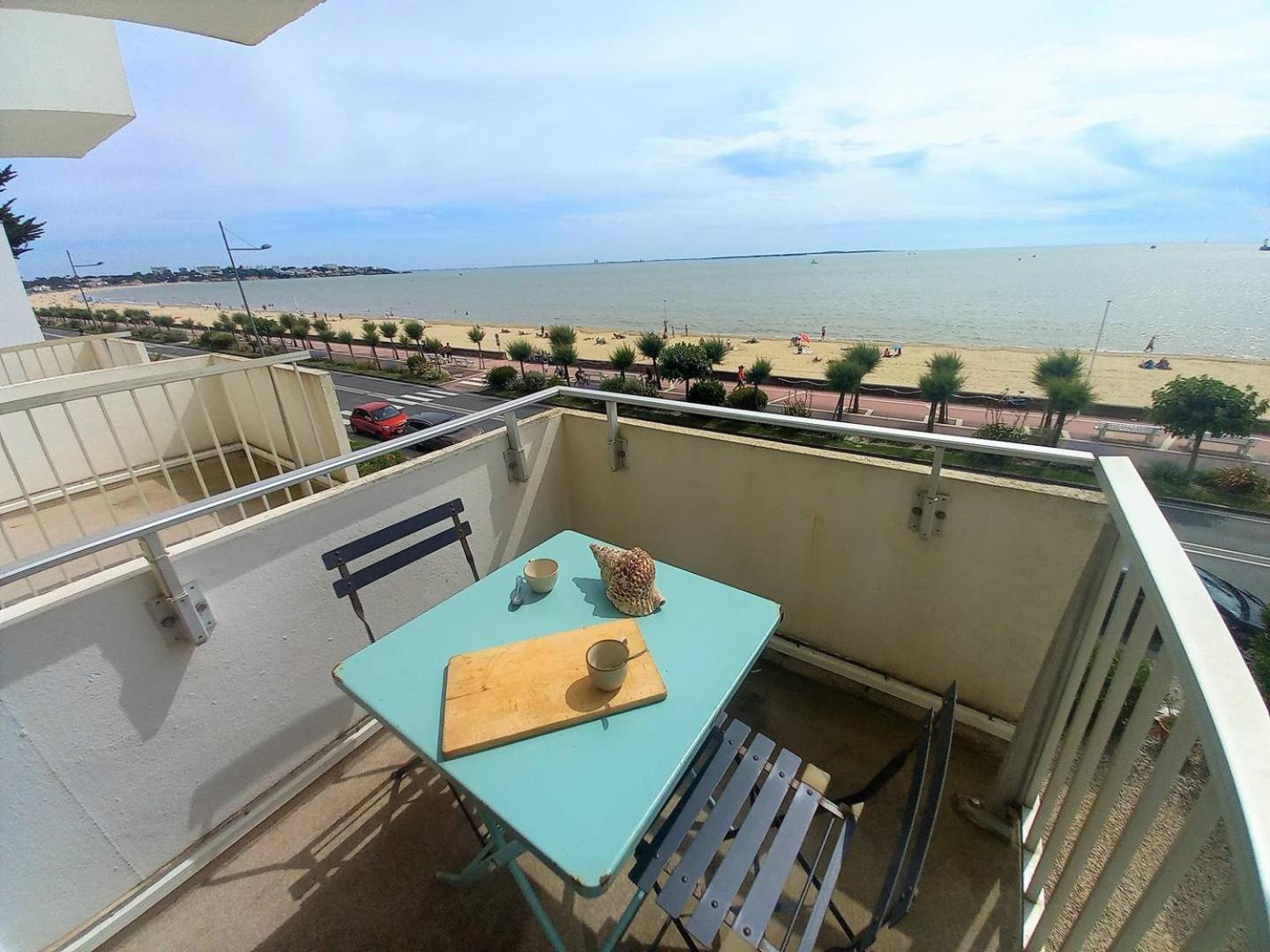 Royan - Vue Mer Pour Cet Appartement Face A La Plage - Grande Conche Exteriör bild
